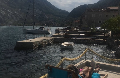 Muo Villa | An ancient stone house 4 meters from the sea and a walk to Kotor.