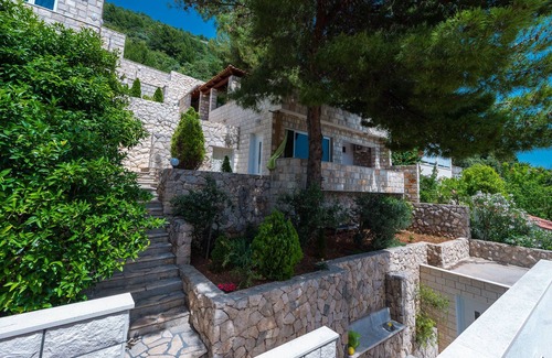 Slano House | An Apartment with Two Bedrooms, Kitchen, Balcony, Pool, Wi-Fi, A/C and Parking