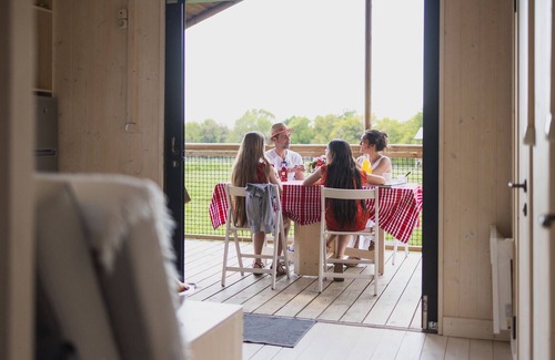Ploemel Ski Chalet | An ecolodge with swimming pool, surrounded by nature and 10 minutes from the beach!