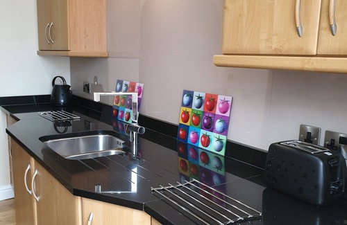 Ainley Top Apartment | An elegant and spacious home from home at Lindley