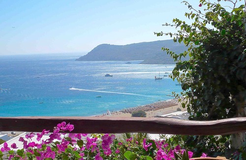 Elia Villa | An Elegant Beachfront Luxury Retreat with Pool, Jacuzzi, 8 bedrooms