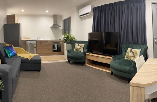 Frankton House | An Elegant New-build Two-bedroom House in Hamilton Central