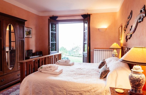 Molazzana Apartment | An elegant & spacious farmhouse apartment with private loggia and amazing views