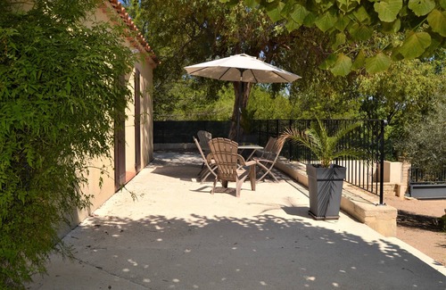 Pierrevert House | An escapade in Provence lulled by birdsong. House 63m2