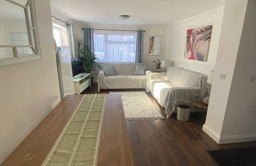 Paignton Apartment | An excellent place to be by the sea!