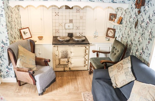 Adamstown House | AN GRIANAN, pet friendly, with open fire in Adamstown, County Wexford