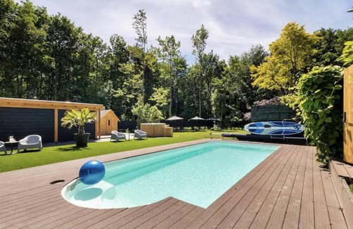 Zeewolde House | An ideal place for 2 families and a few lodgers.