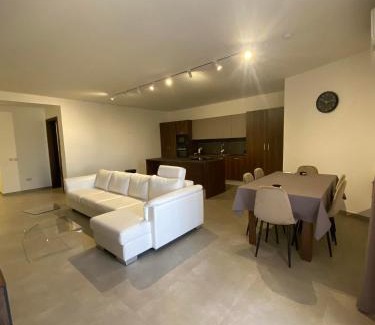 Gudja Apartment | An immaculate 3 bedroom apartment in Gudja