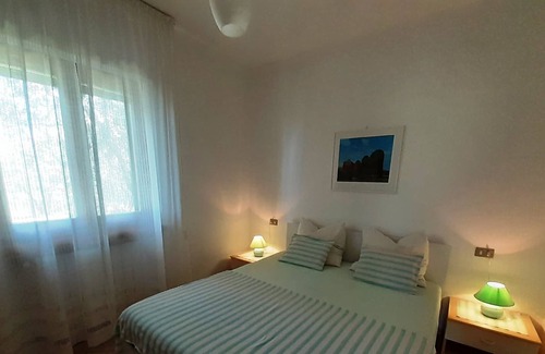 Campagnola House | An oasis of calm and relaxation under the olive trees of Lake Garda.