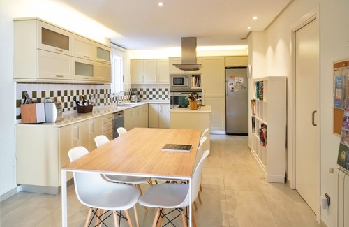 Torrent House | An oasis of calm in easy reach of the city and the beach