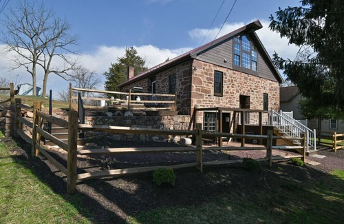 Stouchsburg Apartment | An old mill from the 1800`s has been renovated into a Mill House with three Suites - two with private entrances