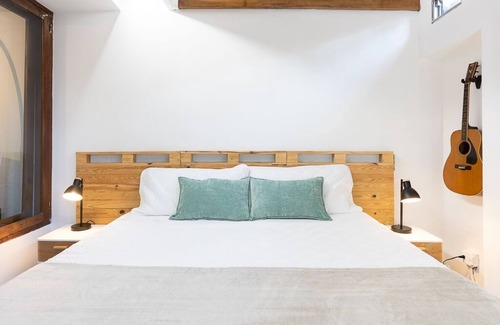 Obarrio Apartment | An organic Modern style meets city center, this apartment has it all