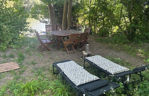 Louveciennes Boat Rental | An unusual stay on a boat in the land of the Impressionists