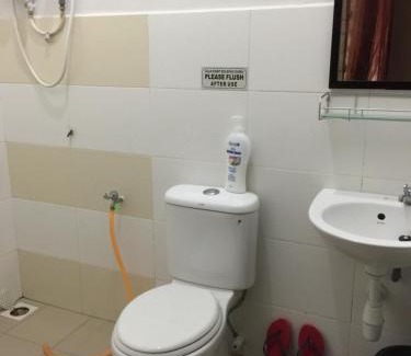 Kuantan House | Ana Guest House Jalan Airport Kuantan