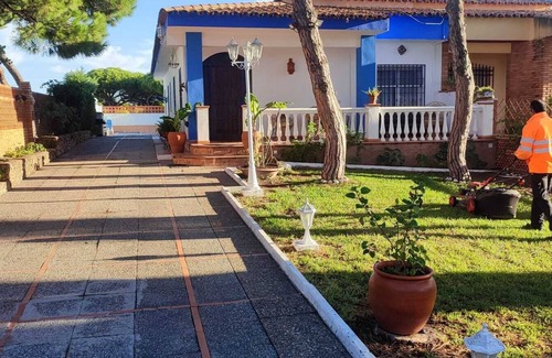 Mazagon Ski Chalet | Ana's house. Villa in Mazagon beach with private pool.