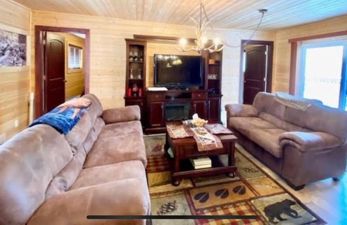 Wasagaming House | Ananda "Bliss" - Cabin at Clear Lake - RMNP
