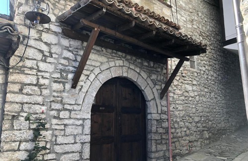 Berat House | Anastas Guesthouse
