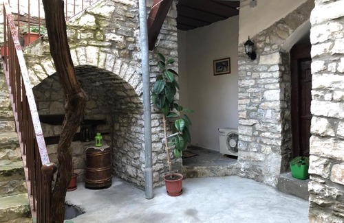 Berat House | Anastas Guesthouse