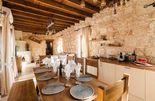 Kathikas Villa | Anastasia's House - a single storey stone villa that sleeps 6 guests in 3 bedrooms