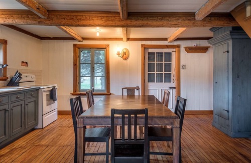Mandeville Cottage | Ancestral Wooden Chalet - St-Gabriel de Brandon