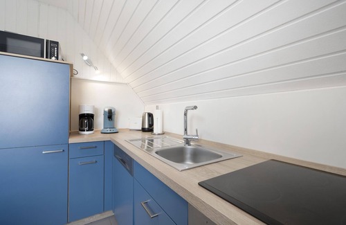Dahme Apartment | Anchor apartment with balcony at Strandhaus Bornhausen in Dahme