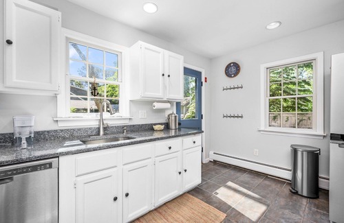 Yarmouth Port House | Anchor House: Cozy Bayside Retreat Near Gray's Beach with Yard, Linens & Classic Cape Charm