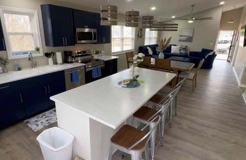 Mountain Home Cabin | Anchor's Pointe Lodge at Fish & Fiddle Family Resort & Extended Stay