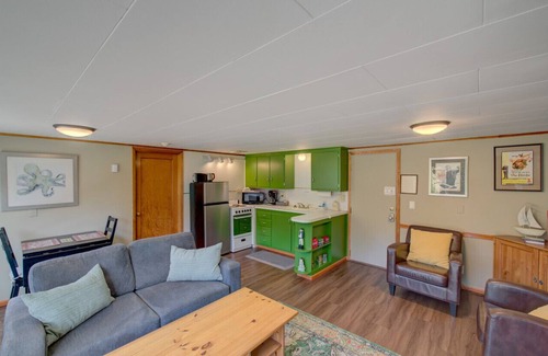 Long Beach Cottage | Anchorage Cottages Unit 2-Dog- Friendly and close to the beach