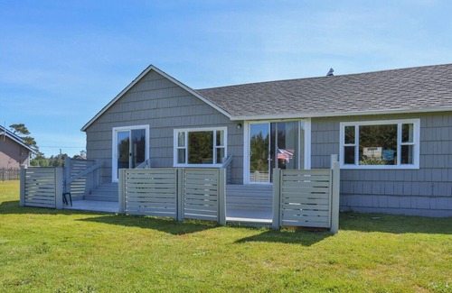 Long Beach Cottage | Anchorage Cottages Unit 10 Private path to the beach