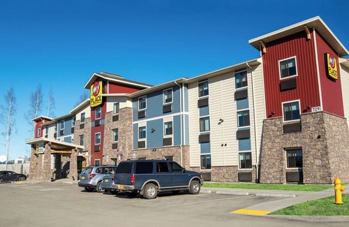 Midtown Anchorage Hotel | Anchorage Stays with Free Parking, Pet-Friendly Rooms and Kitchenettes