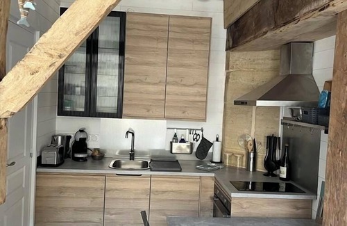 Langrune-sur-Mer House | Ancien Pressoir Rénové rue de la mer Avec Parking Privé