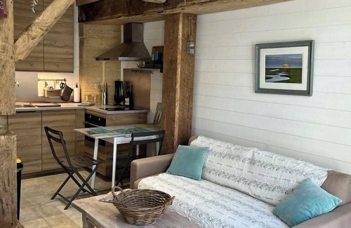 Langrune-sur-Mer House | Ancien Pressoir Rénové rue de la mer Avec Parking Privé