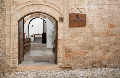 Rhodes Old Town Hotel | Ancient Knights Luxury SuitesnRomegas Suite 4