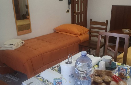 Regalbuto Bed & Breakfast | Ancient Portal Host Roberto