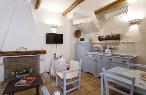 Baunei House | Ancient Stone Houses: Color'e Cielu