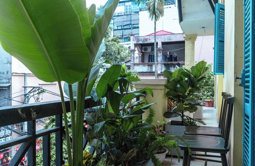 Yen Phu House | Ancient style villa, with garden, lots of trees, peaceful and airy.
