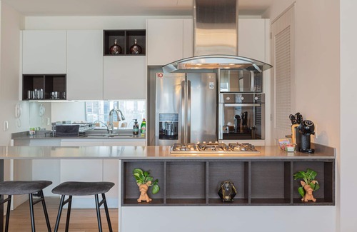 Financial District Apartment | Andares City Views Apt- Shopping & Lifestylenn