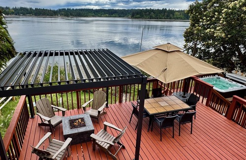 Anderson Island House | Anderson Island Luxury Beach Home. Kayak, HotTub, Paddle Board, Beachfront, View