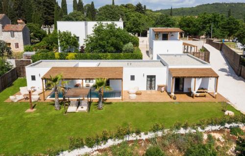 Bale Villa | Andresitas Palace by Villas Guide