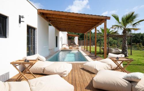 Bale Villa | Andresitas Palace by Villas Guide