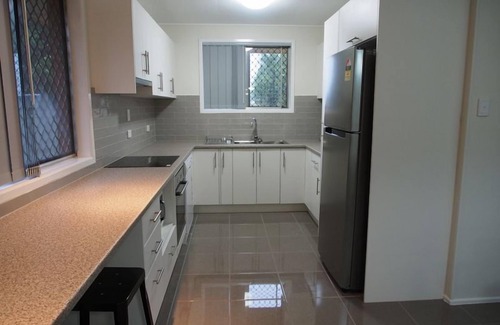 Wilsonton House | Andrew's Place - 4 bedroom house with Netflix & WiFi