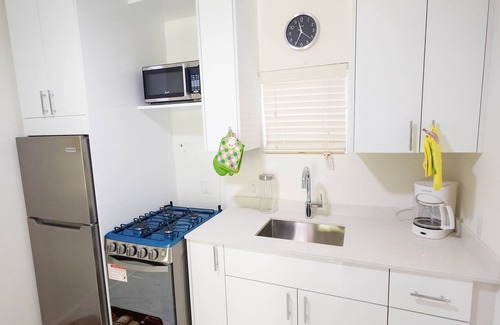 Bodden Town Apartment | Andy's Inn 2 Bamboo Studio Suite - Charming Studio with beach access