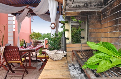 Agios Georgios Pagon House | Angela Pool Maisonette Agios Georgios