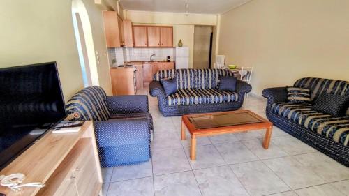 Molos-Agios Konstantinos Apartment | Angela's Apartment with beautiful balcony view