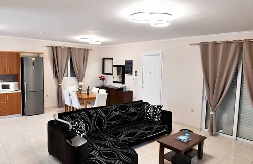 Petaloudes Villa | Angels Villa in Kremasti near the Beach
