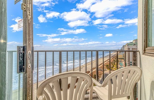 Myrtle Beach Condo | Angled Ocean View Studio with Incredible Views! Palace Resort 1005 - Sleeps 4 guests