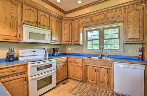 Mammoth Spring House | 'Angler's Ridge' Waterfront Family Getaway!