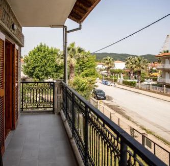 Stavros Apartment | ANGO First Floor Apartment