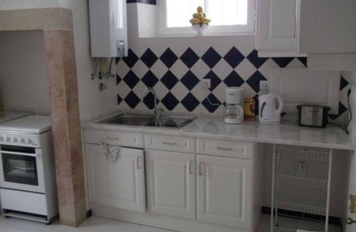 Lisbon Old Town Apartment | ANGOLA TOP FLOOR This huge apartment is very convenient for both tourists