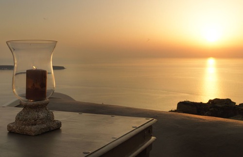 Oia House | Anima Residence by K&K (outdoor jacuzzi)